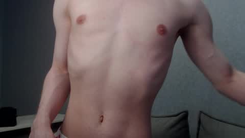 Snapshot of angelraaay chatting on 03/05/25, 12:33 Angel online show from 03/05/25, 12:33