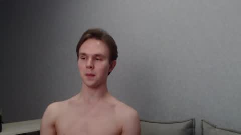 Snapshot of angelraaay chatting on 03/11/25, 03:45 Angel online show from 03/11/25, 03:45