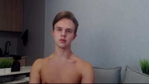 Snapshot of angelraaay chatting on 10/06/25, 08:56 Angel online show from 10/06/25, 08:56