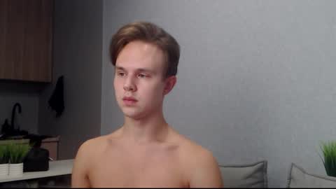 Snapshot of angelraaay chatting on 10/13/25, 08:03 Angel online show from 10/13/25, 08:03