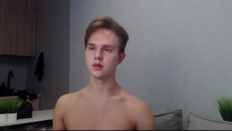 Snapshot of angelraaay chatting on 10/26/25, 09:59 Angel online show from 10/26/25, 09:59