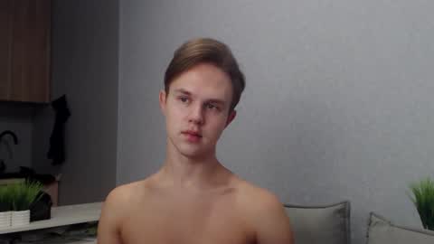 Snapshot of angelraaay chatting on 11/02/25, 08:28 Angel online show from 11/02/25, 08:28