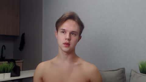 Snapshot of angelraaay chatting on 11/09/25, 08:23 Angel online show from 11/09/25, 08:23