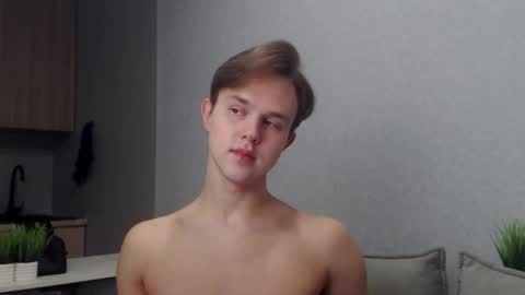 Snapshot of angelraaay chatting on 11/10/25, 08:57 Angel online show from 11/10/25, 08:57