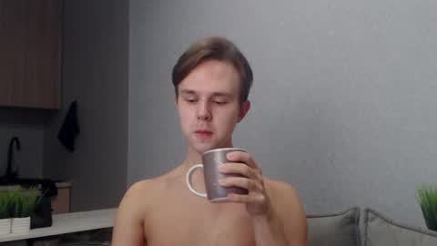 Snapshot of angelraaay chatting on 11/13/25, 09:30 Angel online show from 11/13/25, 09:30