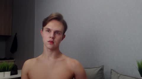 Snapshot of angelraaay chatting on 11/15/25, 07:10 Angel online show from 11/15/25, 07:10