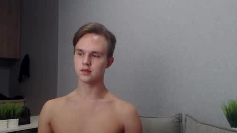 Snapshot of angelraaay chatting on 11/16/25, 03:06 Angel online show from 11/16/25, 03:06