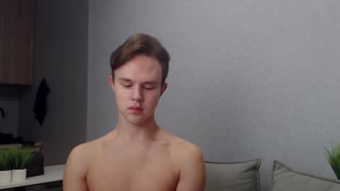 Snapshot of angelraaay chatting on 11/20/25, 09:09 Angel online show from 11/20/25, 09:09