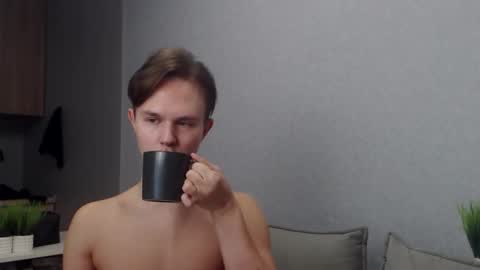 Snapshot of angelraaay chatting on 11/21/25, 09:08 Angel online show from 11/21/25, 09:08