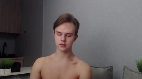 Snapshot of angelraaay chatting on 12/04/25, 09:07 Angel online show from 12/04/25, 09:07