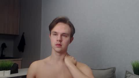 Snapshot of angelraaay chatting on 12/14/25, 08:09 Angel online show from 12/14/25, 08:09