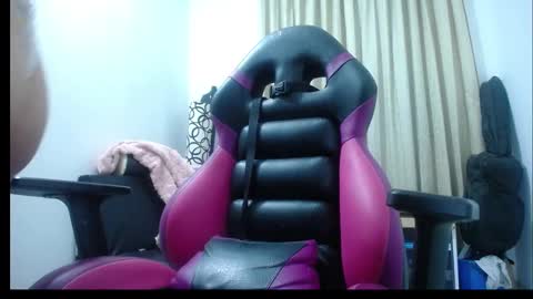 Snapshot of angels_chat chatting on 12/19/24, 06:56 ivanna online show from 12/19/24, 06:56