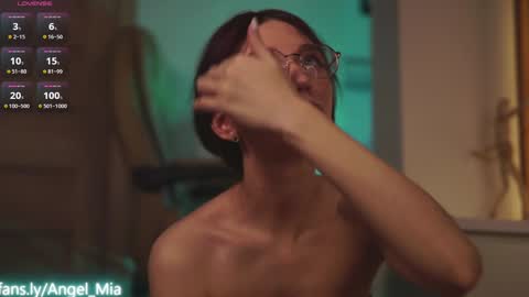 Nikki online show from 02/18/26, 05:58