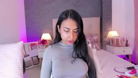 Snapshot of angels_one chatting on 12/05/25, 02:47 Angela online show from 12/05/25, 02:47