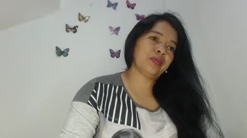 Snapshot of angelsexylatina chatting on 07/30/26, 12:31 rebeca online show from 07/30/26, 12:31