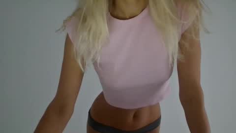 Alesia online show from 10/26/25, 06:19