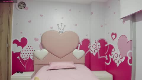 Snapshot of angelstonne_ chatting on 02/07/25, 09:47 Angel online show from 02/07/25, 09:47