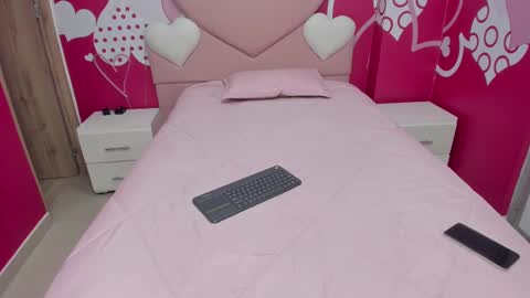 Snapshot of angelstonne_ chatting on 02/10/25, 10:09 Angel online show from 02/10/25, 10:09