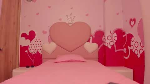 Snapshot of angelstonne_ chatting on 02/18/25, 09:43 Angel online show from 02/18/25, 09:43