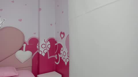 Snapshot of angelstonne_ chatting on 02/23/25, 08:06 Angel online show from 02/23/25, 08:06