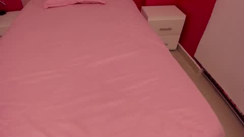 Snapshot of angelstonne_ chatting on 02/25/25, 10:04 Angel online show from 02/25/25, 10:04