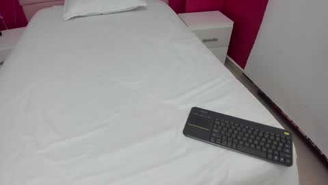 Snapshot of angelstonne_ chatting on 02/27/25, 10:04 Angel online show from 02/27/25, 10:04