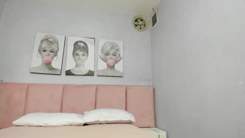 Snapshot of angelstonne_ chatting on 03/06/25, 09:58 Angel online show from 03/06/25, 09:58