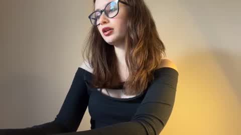 Lisa online show from 10/09/25, 01:09