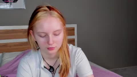 Snapshot of angelwise chatting on 06/19/26, 03:11 angelwise online show from 06/19/26, 03:11