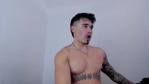 Snapshot of angelx_fox chatting on 09/15/25, 07:47 Angel Fox online show from 09/15/25, 07:47