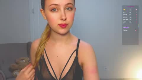 Snapshot of angelxloe chatting on 04/28/26, 02:27 Im Chloe i do FLASH BOOBS for new fan club online show from 04/28/26, 02:27