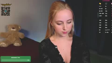 Snapshot of angelxloe chatting on 05/20/26, 02:40 Im Chloe i do FLASH BOOBS for new fan club online show from 05/20/26, 02:40