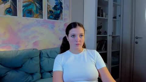 Lilly online show from 09/21/25, 08:05