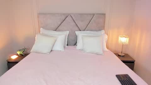 angely_perry online show from 11/08/25, 12:16