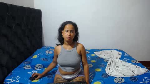 Snapshot of angelys_02 chatting on 09/20/25, 02:12 Angie online show from 09/20/25, 02:12