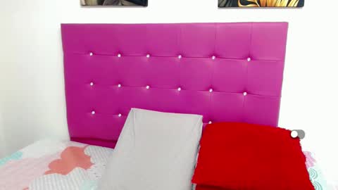 Snapshot of angie_arias chatting on 02/10/25, 11:04 Angie online show from 02/10/25, 11:04