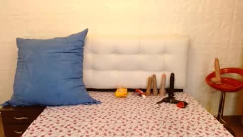 Angie online show from 11/28/25, 07:27