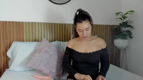 A N G I E online show from 10/15/25, 12:27