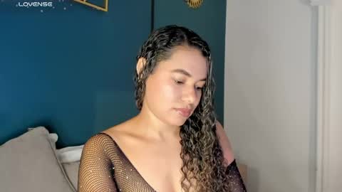 Snapshot of angie_leonn chatting on 06/01/26, 12:29 A N G I E online show from 06/01/26, 12:29