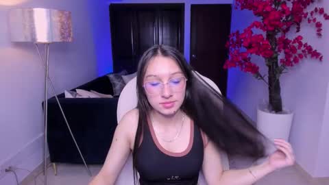 Snapshot of angie_smith_x chatting on 02/25/26, 03:05 angie_smith_x online show from 02/25/26, 03:05