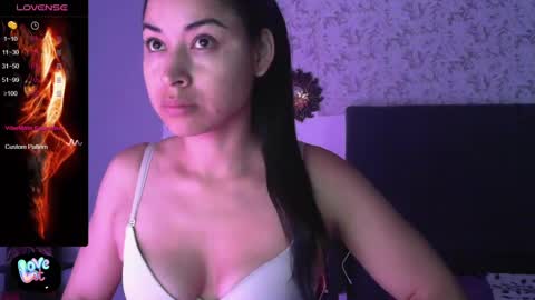 Snapshot of angiebaxter chatting on 12/11/24, 11:30 Angiebaxt online show from 12/11/24, 11:30