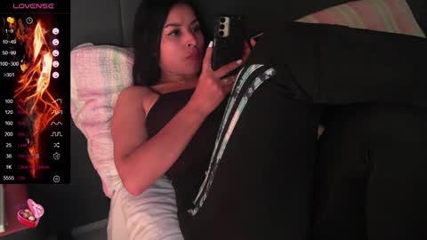 Snapshot of angiebaxter chatting on 02/28/25, 12:54 Angiebaxt online show from 02/28/25, 12:54