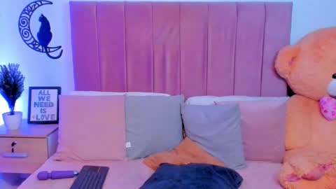 Milo ----       online show from 09/26/25, 05:22