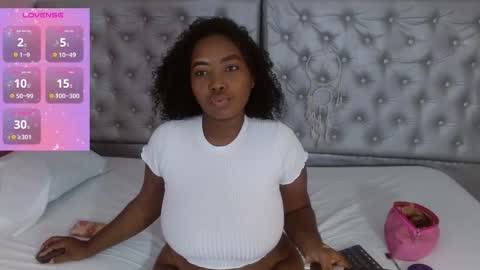 Snapshot of angiellam chatting on 10/19/25, 01:56 angiellam online show from 10/19/25, 01:56