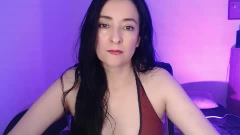 Snapshot of angiesquirt chatting on 01/16/25, 02:30 VALENTINA online show from 01/16/25, 02:30