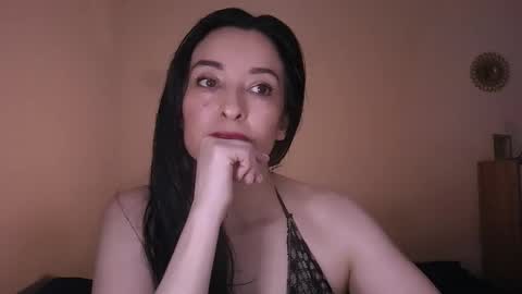 Snapshot of angiesquirt chatting on 05/26/26, 01:12 VALENTINA online show from 05/26/26, 01:12