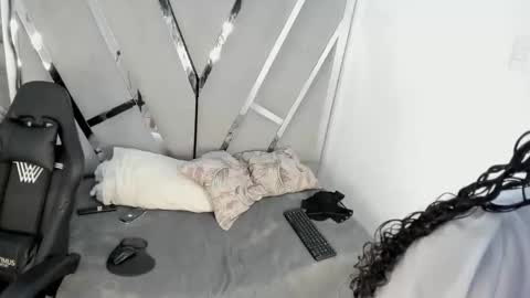 Snapshot of angiexht chatting on 09/28/25, 02:00 angiexht online show from 09/28/25, 02:00