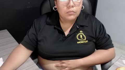 Snapshot of angy_ro12 chatting on 09/25/25, 10:35 angy online show from 09/25/25, 10:35