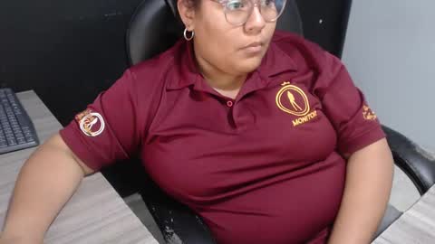 Snapshot of angy_ro12 chatting on 10/03/25, 10:18 angy online show from 10/03/25, 10:18