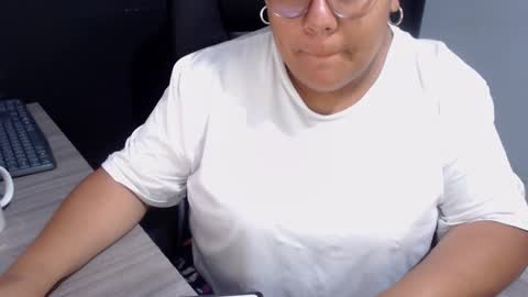 Snapshot of angy_ro12 chatting on 10/05/25, 12:14 angy online show from 10/05/25, 12:14